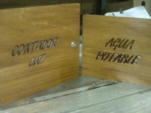 Placas talladas personalizadas